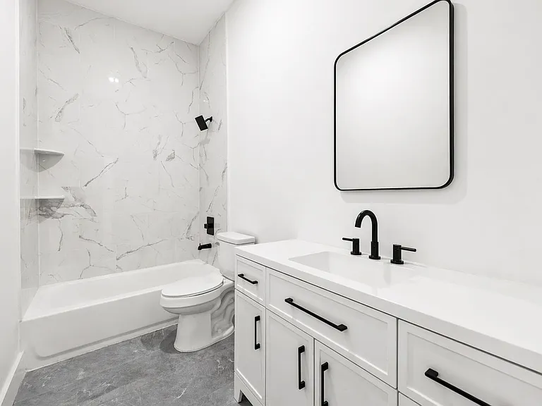 1595 Court Ave — Photo 6