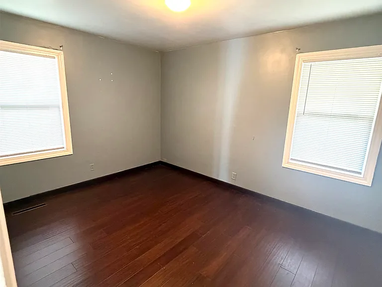 1002 S Main St — Photo 7