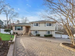 157 Deforest Rd, Dix Hills, NY 11746