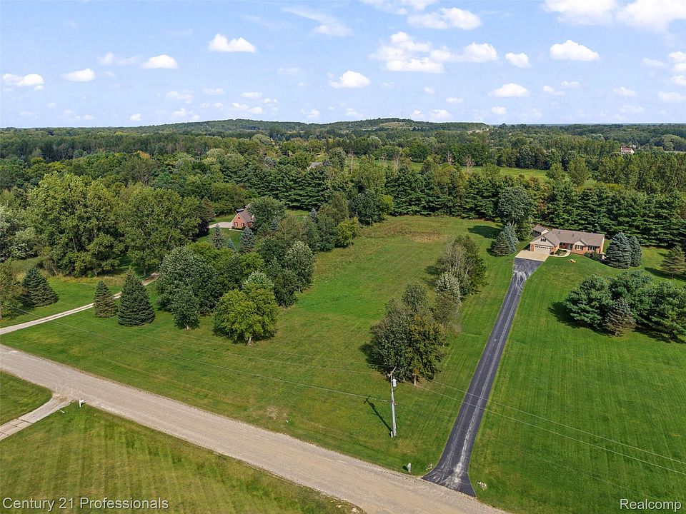 1920 Deer Run Ln, photo 2