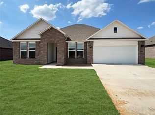 511 W Canada Dr, Farmington, AR 72730