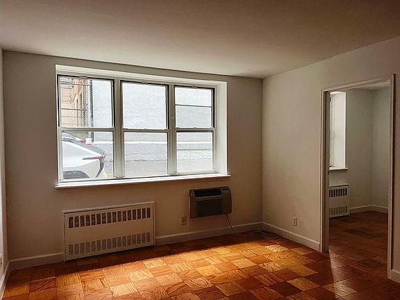 4th image of 83-15 118th St #F