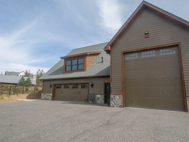 148 Westwood Acres Dr — Photo 1