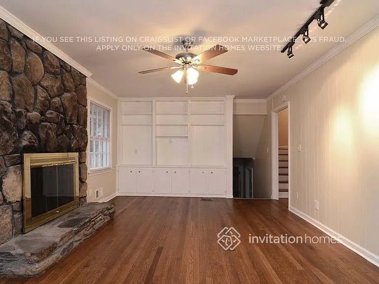 1360 Hampton Hall Dr — Photo 4