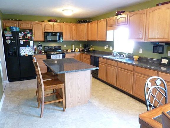 3rd image of 8372 Falkirk Dr