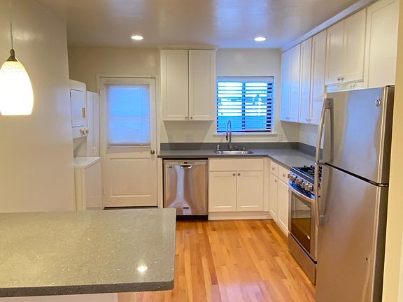 2nd image of 366-368 Redwood Ave