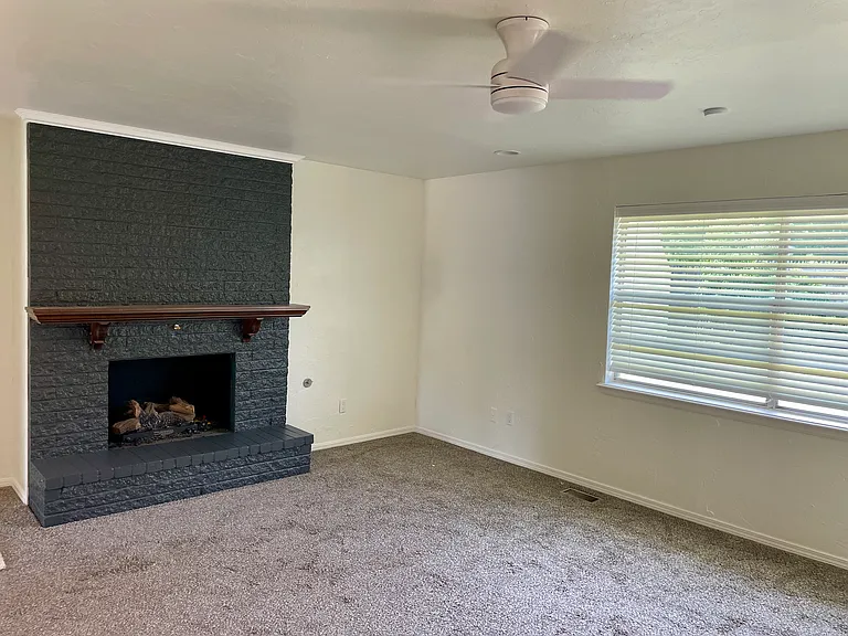 1802 Logan Dr — Photo 6