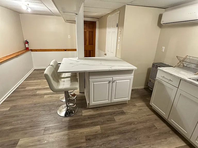 22 Lakeview St #B — Photo 5
