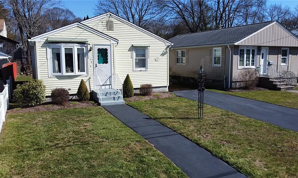 26 Centredale Ave, North Providence, RI 02911 Zillow