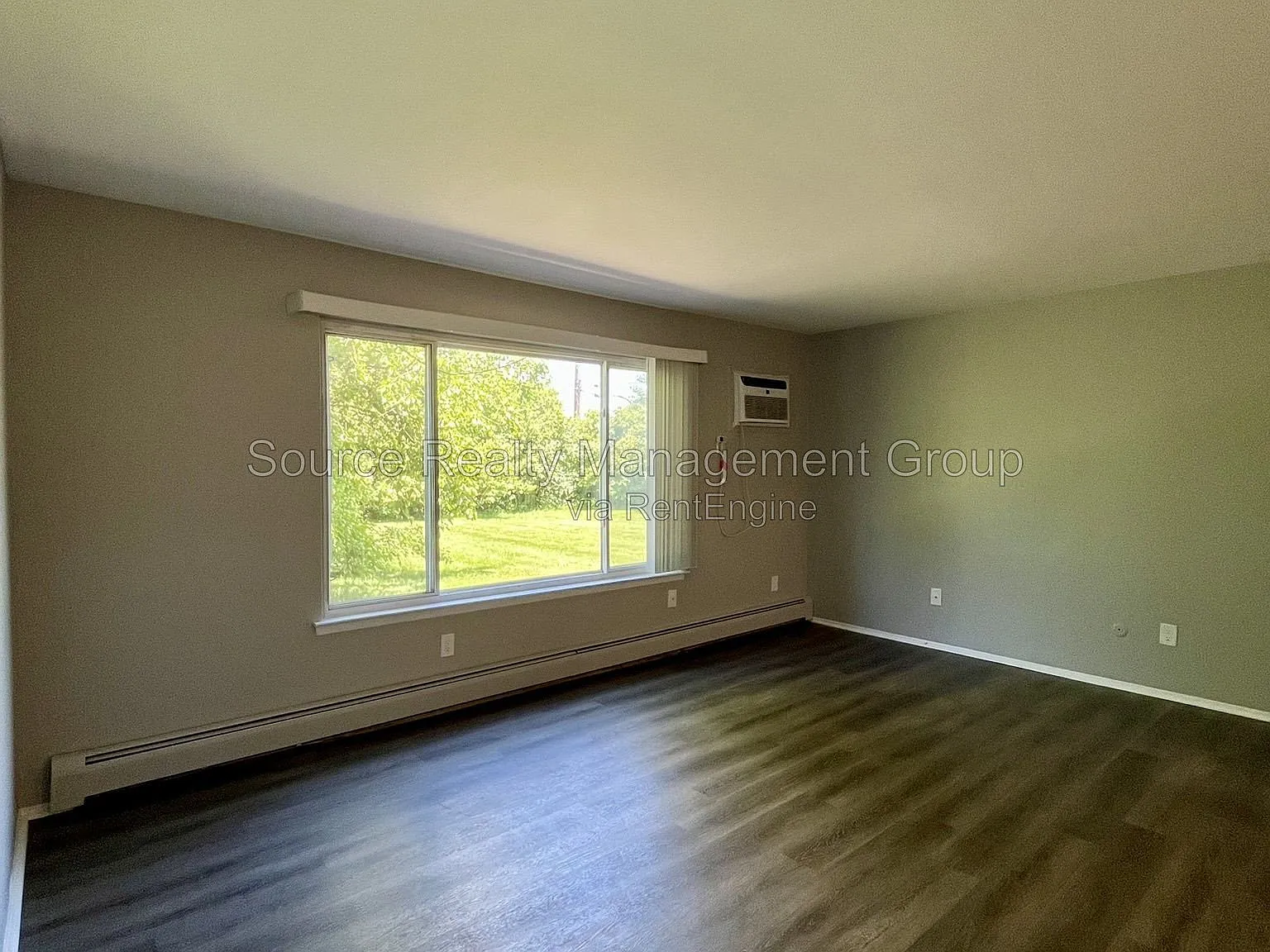 1 bed, 1.0 bath, 800 sqft, $995 — Photo 2