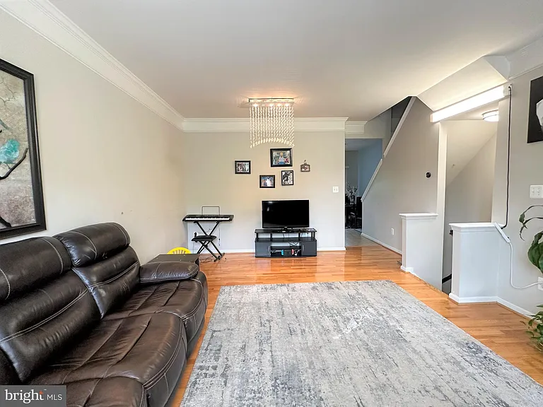 2386 Woodland Pond Ln — Photo 3