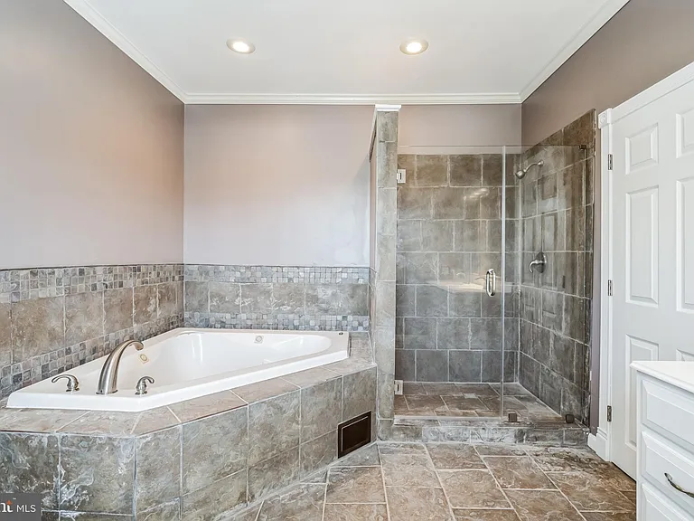 126 Ripka St — Photo 22