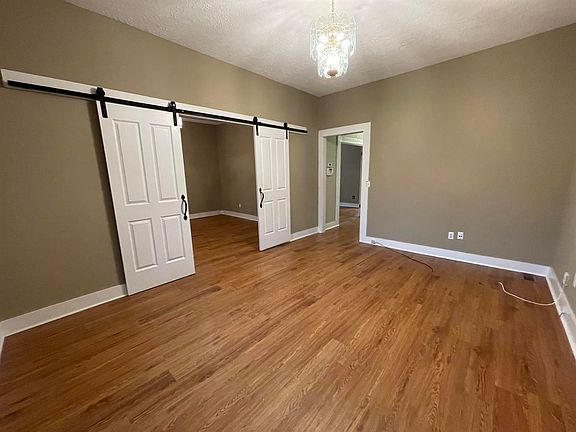 5th image of 2009 Sherwood Ave #1