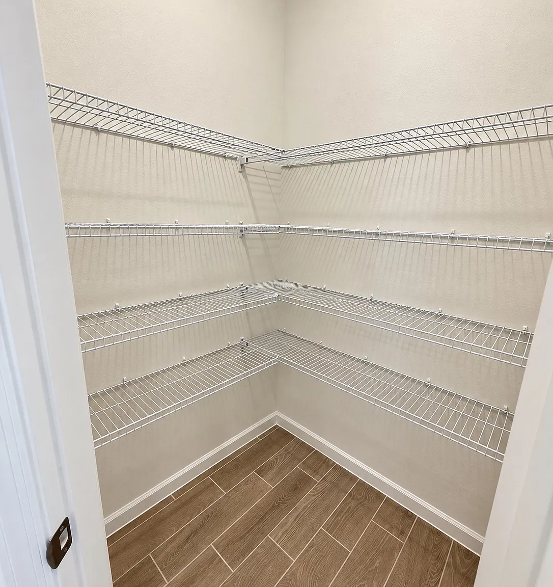 4 bed, 1943 sqft, $2,200 — Photo 4