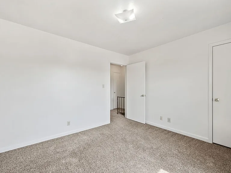 Northridge Drive-276 (x4) — Photo 19