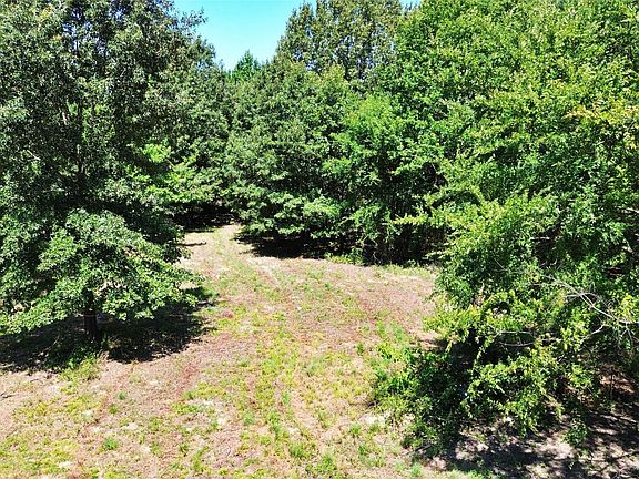 3rd image of 2818 County Road 2331
