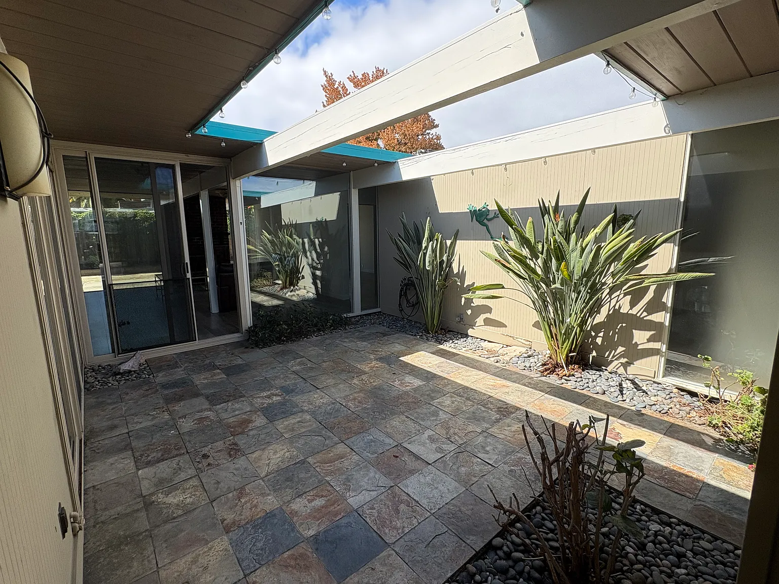 5 bed, 1930 sqft, $6,500 — Photo 3