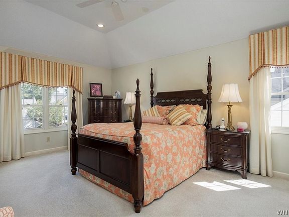 3rd image of 33 Gatesborough Ct