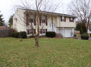 121 Rehill Ave, Somerville, NJ 08876