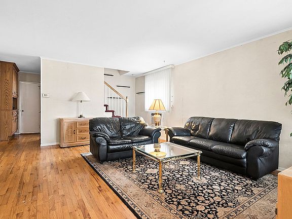 3rd image of 6422 136th St