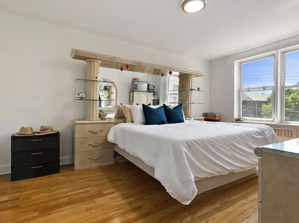 205 East 238th Street image 10 of 14