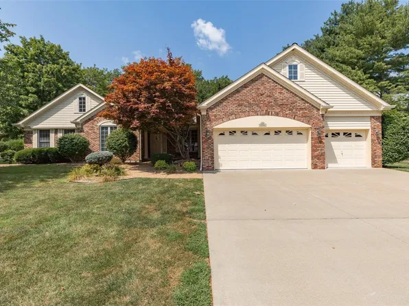 427 Yellowstone Dr, Farmington, MO 63640