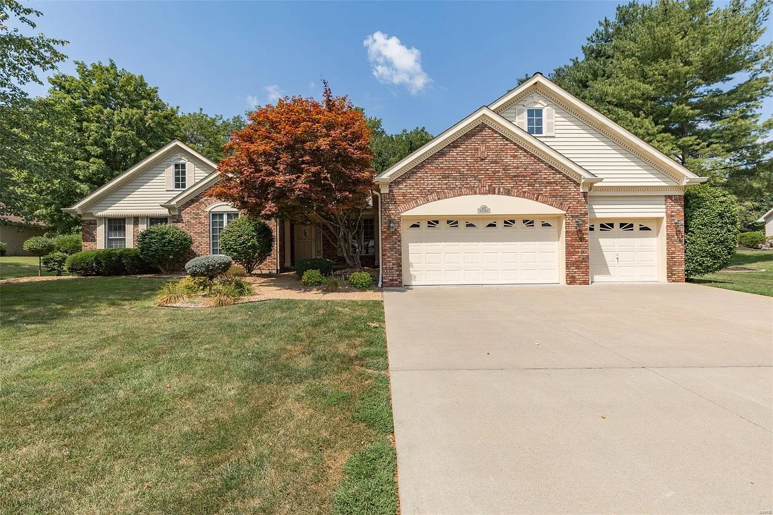 427 Yellowstone Dr photo 1