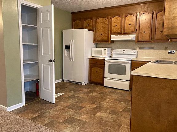 5th image of 125 Circle Dr