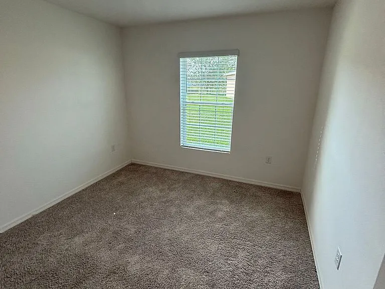 539 Finch Ct — Photo 9