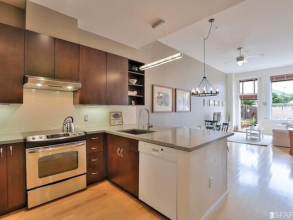 2nd image of 317 29th St APT 206