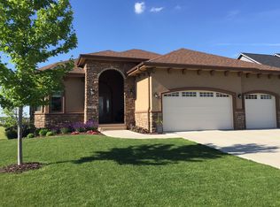 16435 Dellwood Dr, Clive, IA 50325