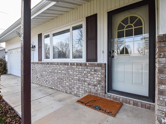 2nd image of 1153 E Brookview Ln