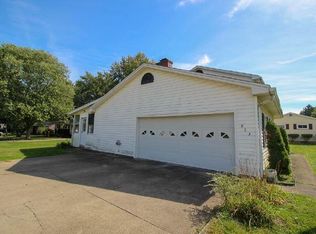 823 North Rd, Niles, OH 44446