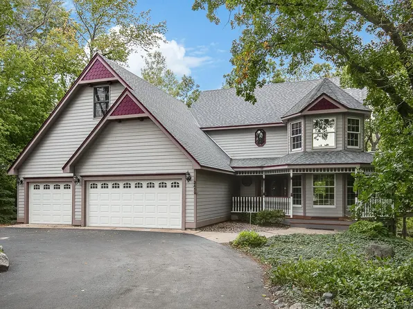 2459 Hillwood Dr E, Maplewood, MN 55119