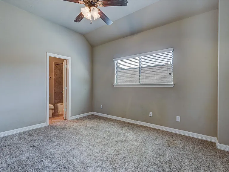 25151 Alina Ln — Photo 17