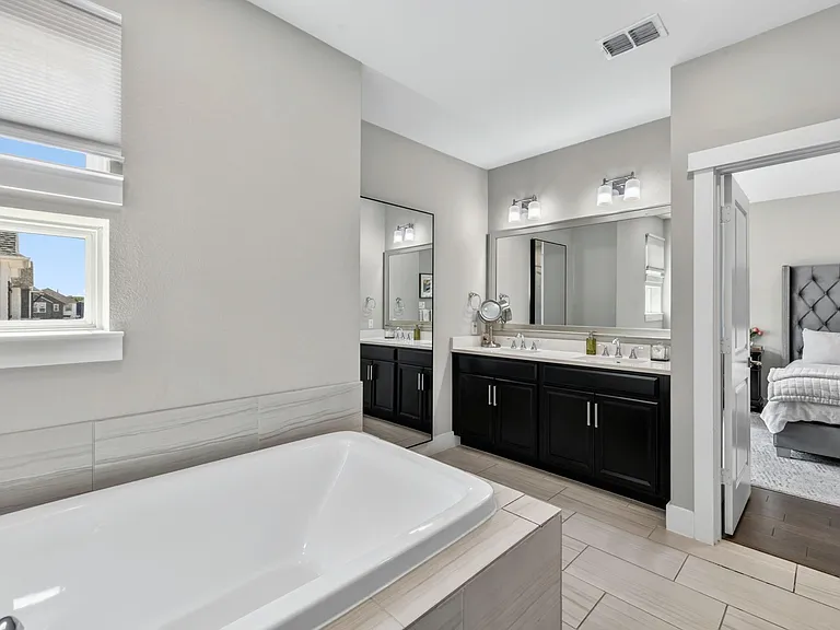 1423 Biondo Way — Photo 30