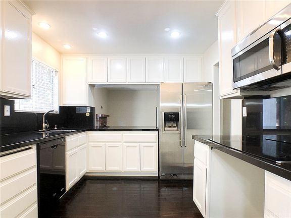4th image of 9950 Reseda Blvd Unit 11