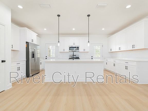 4th image of 4620 SE 8th Ave