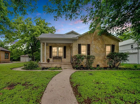 311 W Austin St, Fredericksburg, TX 78624