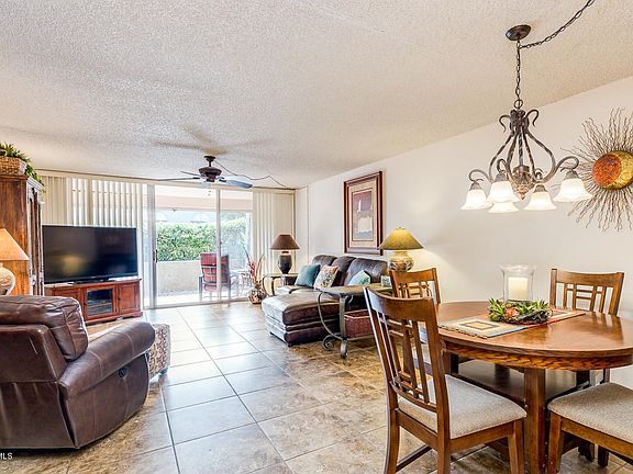 LIVING ROOM/DINING SPACE