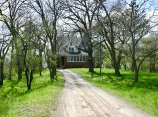 710 Lake Ave, Woodstock, IL 60098