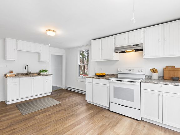 2nd image of 528 Walker St