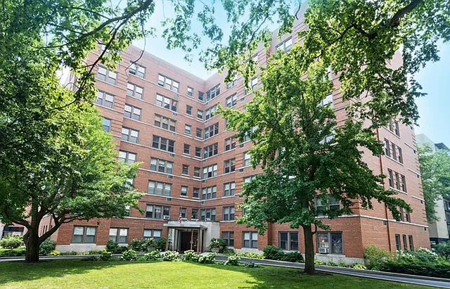 1585 Ridge Ave APT 702 photo 1