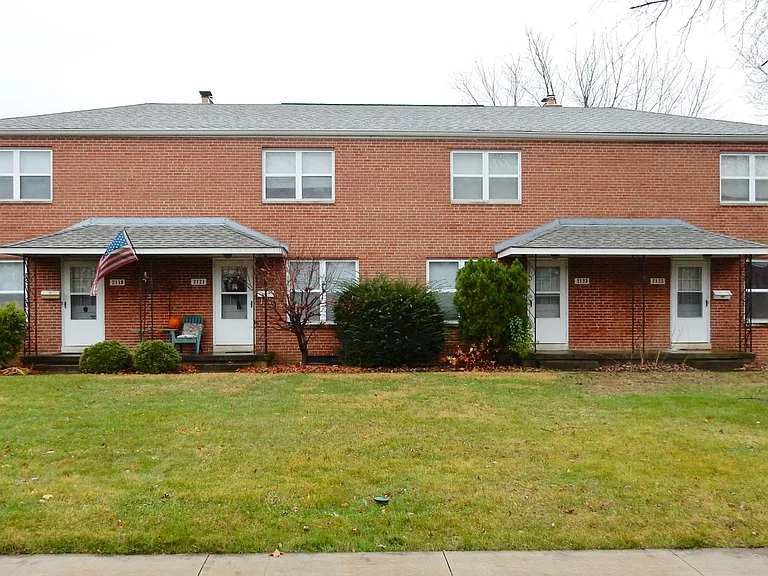 2125 Ridgeview Rd — Photo 1