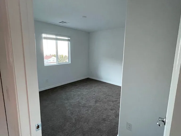 380 Rosefinch St — Photo 7