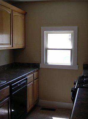 5th image of 603 S Maxwell St
