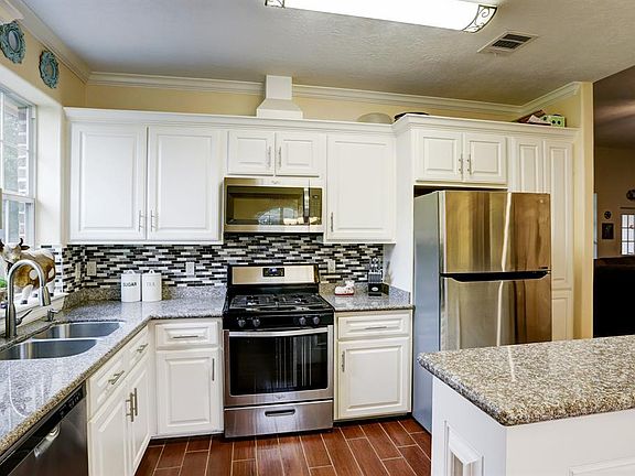 Another view of the kitchen.