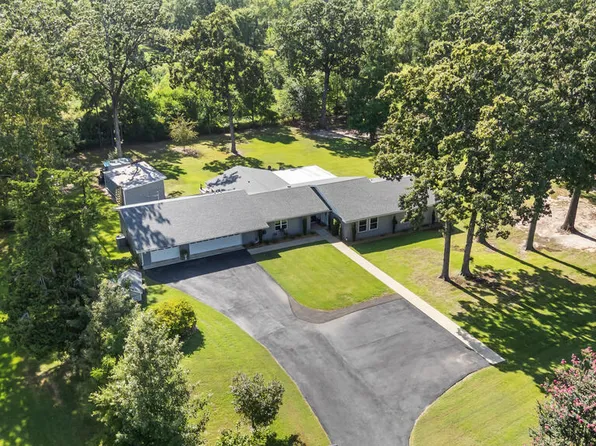 6509 Summerhill Rd, Texarkana, TX 75503
