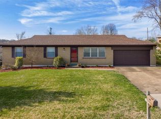 300 Bridgeview Ln, Saint Louis, MO