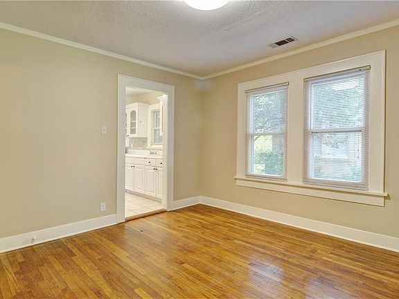 3rd image of 3228 Greene Ave